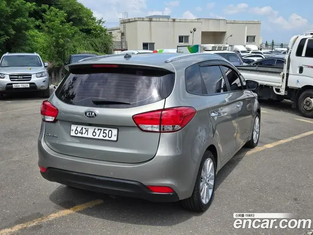 Kia Carens 2013 2.0 автомат (гидро), миниатюра 5