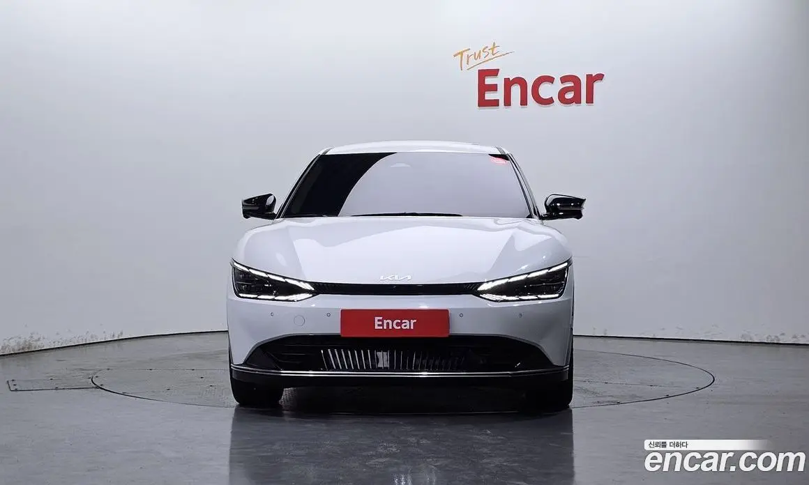 Kia EV6 2023 0.1 автомат (гидро), фото 3 Kia EV6 2023 0.1 автомат (гидро), фото 3