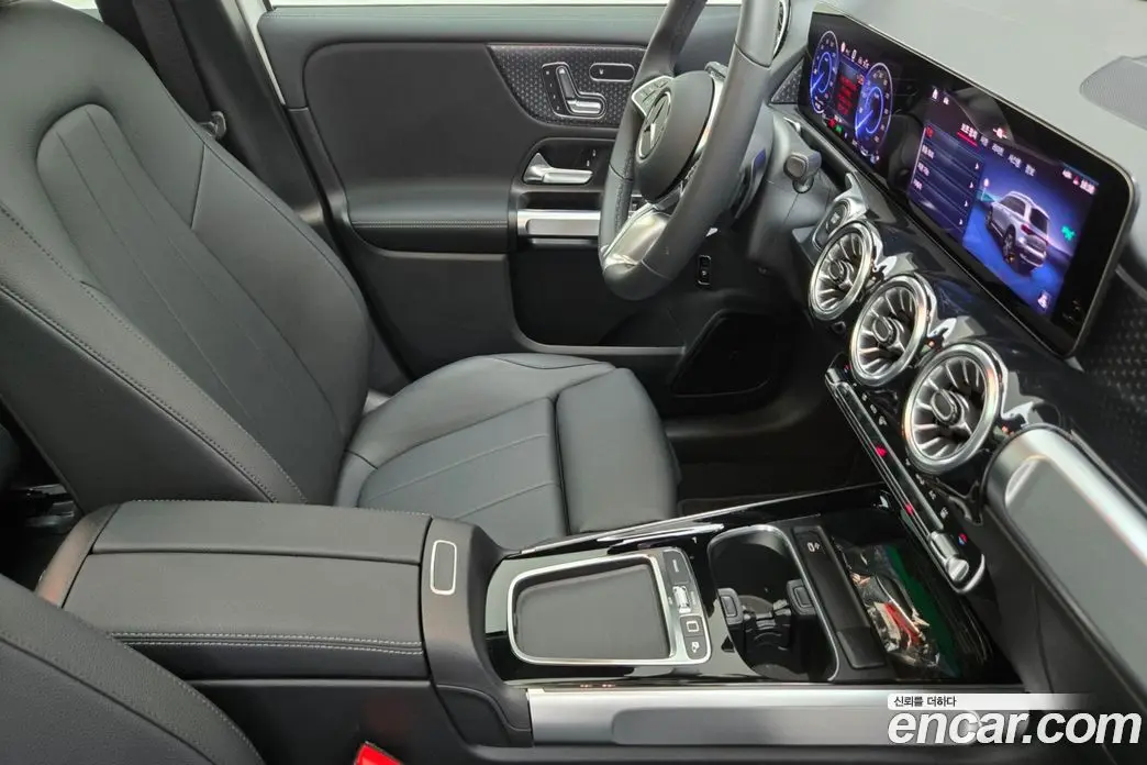 Mercedes-Benz EQB 2025 0.4 автомат (гидро), фото 14
