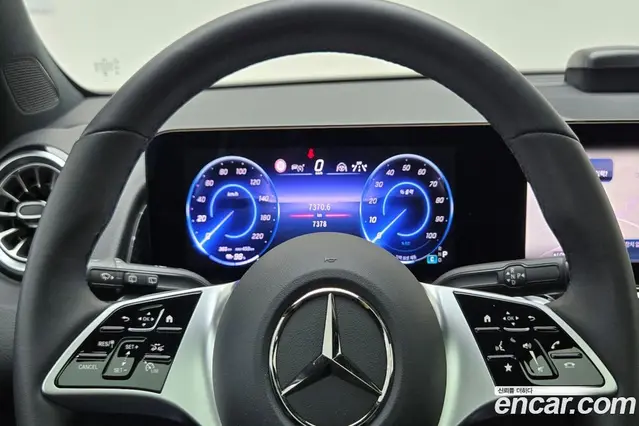 Mercedes-Benz EQB 2025 0.4 автомат (гидро), миниатюра 8