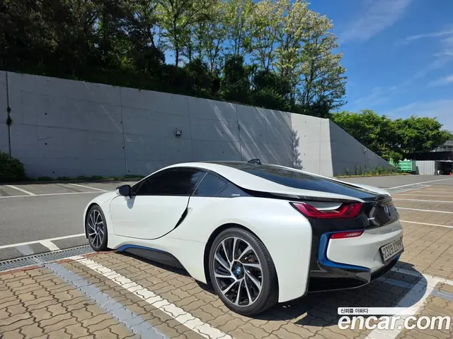 BMW i8 2016 1.5 автомат (гидро), миниатюра 2