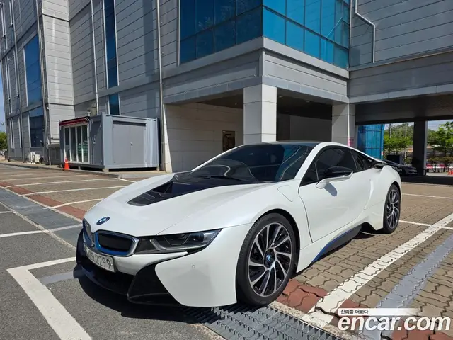 BMW i8 2016 1.5 автомат (гидро), миниатюра 3