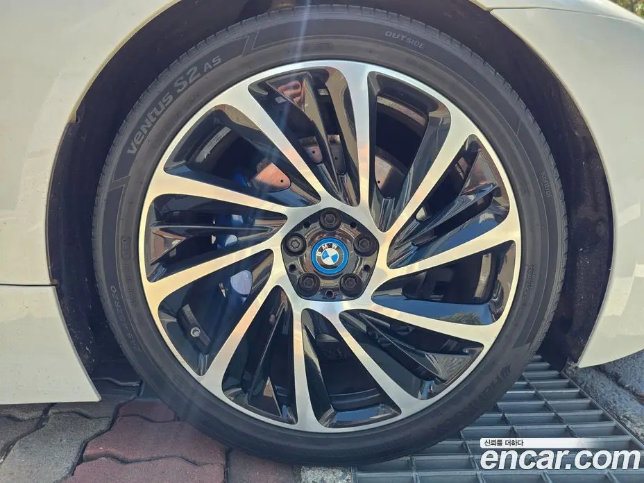 BMW i8 2016 1.5 автомат (гидро), фото 5