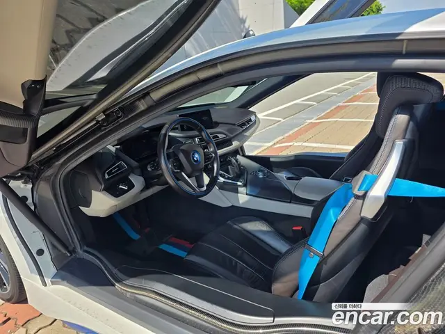 BMW i8 2016 1.5 автомат (гидро), миниатюра 7