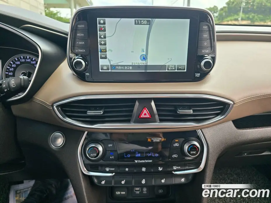 Hyundai Santa Fe 2018 2.0 автомат (гидро), фото 17