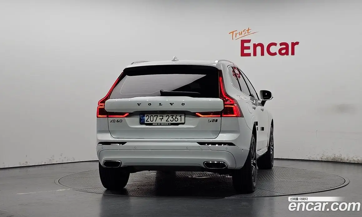 Volvo XC60 2021 2.0 автомат (гидро), фото 3