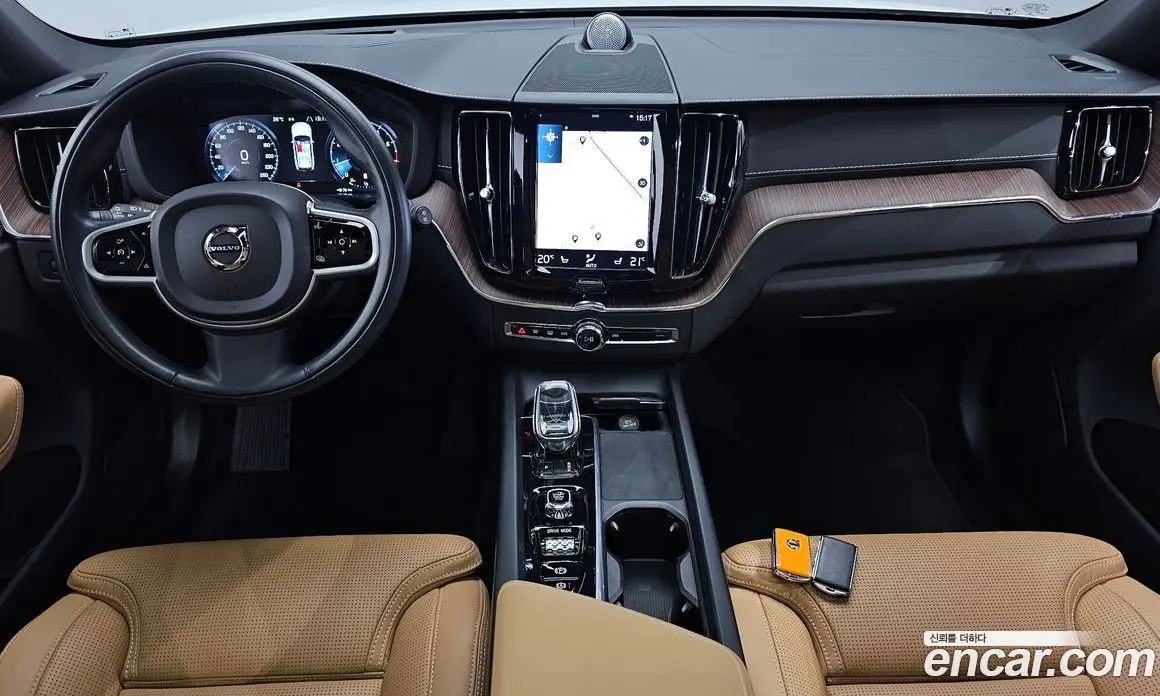 Volvo XC60 2021 2.0 автомат (гидро), фото 9
