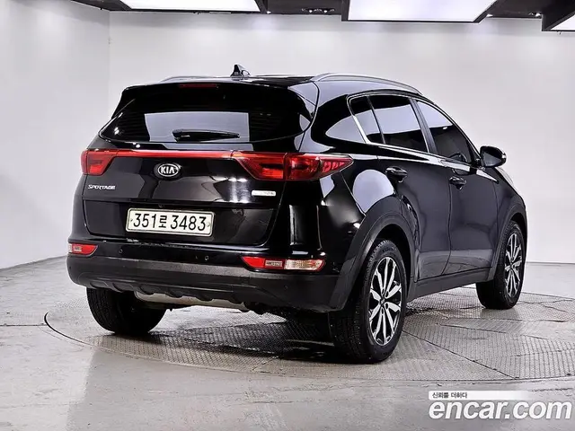 Kia Sportage 2016 1.7 автомат (гидро), миниатюра 2 Kia Sportage 2016 1.7 автомат (гидро), миниатюра 2