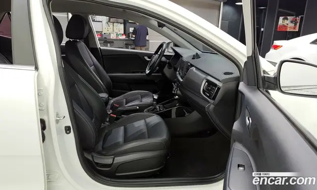 Kia Stonic 2018 1.6 автомат (гидро), миниатюра 11