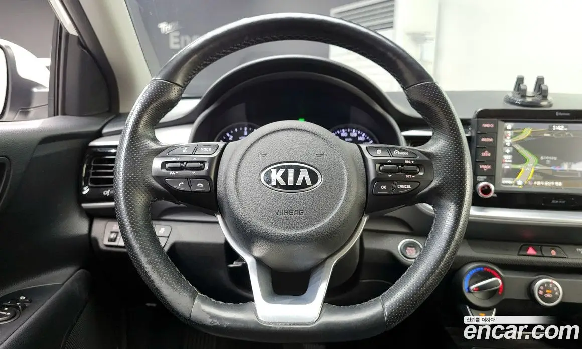 Kia Stonic 2018 1.6 автомат (гидро), фото 13