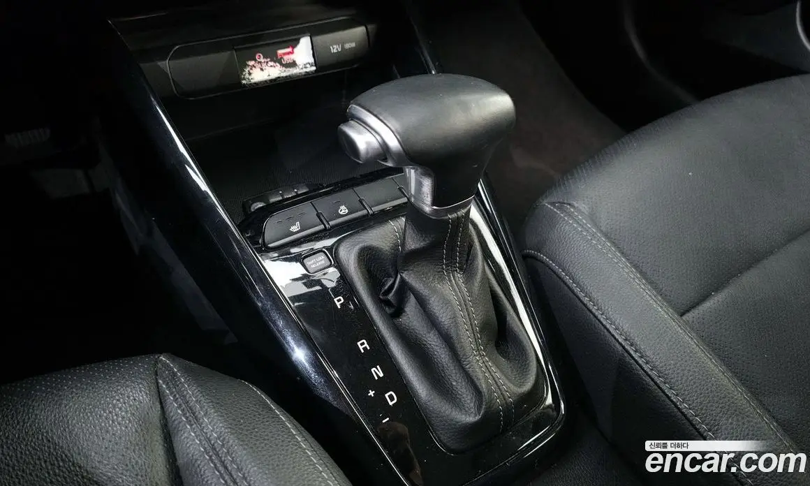 Kia Stonic 2018 1.6 автомат (гидро), фото 9