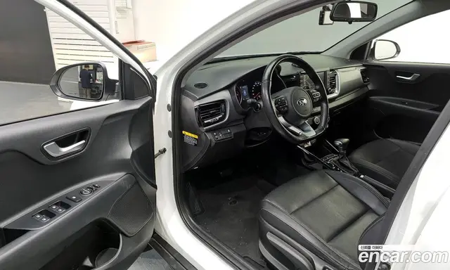 Kia Stonic 2018 1.6 автомат (гидро), миниатюра 10