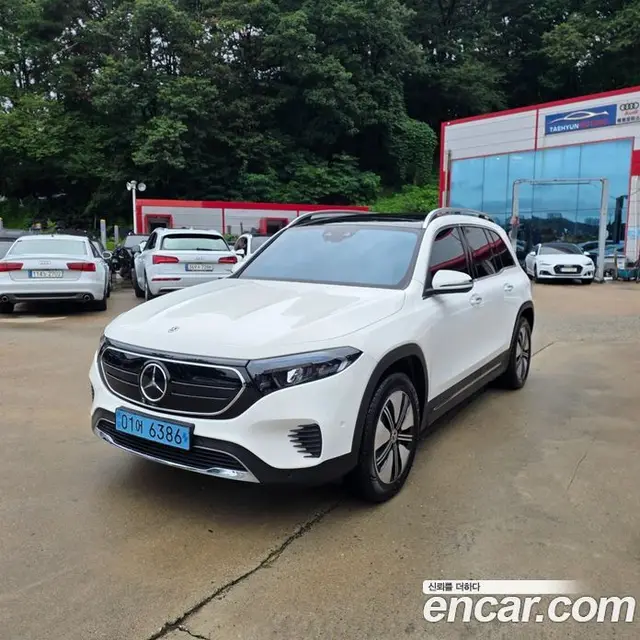 Mercedes-Benz EQB 2024 0.2 автомат (гидро), миниатюра 2