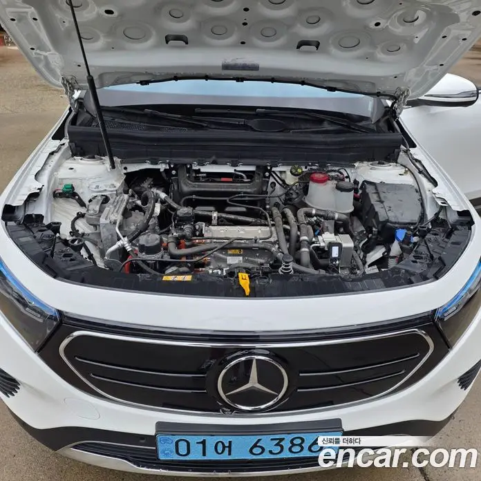 Mercedes-Benz EQB 2024 0.2 автомат (гидро), фото 20