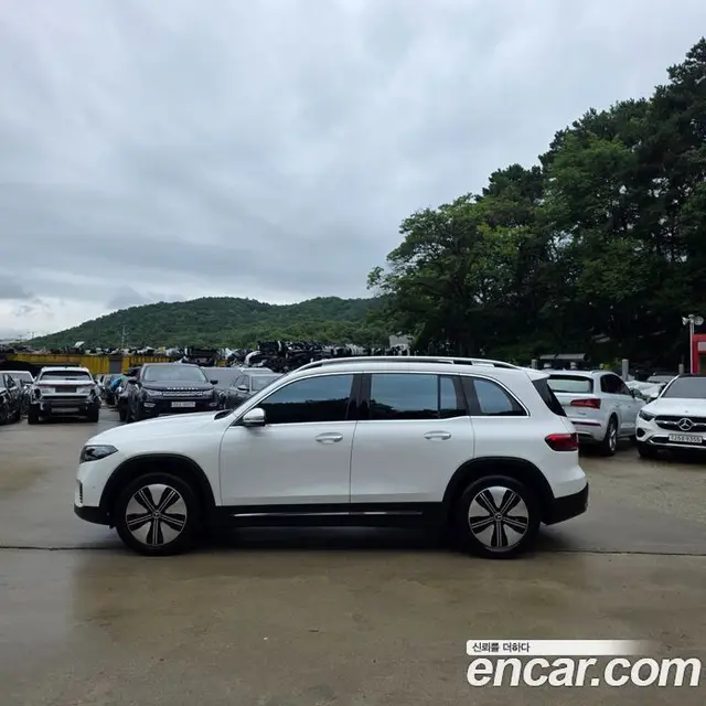 Mercedes-Benz EQB 2024 0.2 автомат (гидро), миниатюра 3