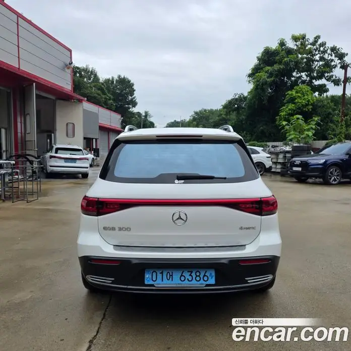 Mercedes-Benz EQB 2024 0.2 автомат (гидро), фото 5