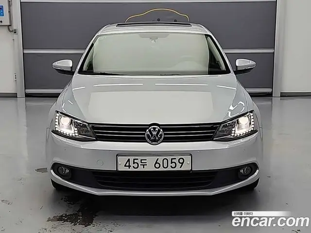 Volkswagen Jetta 2014 2.0 автомат (гидро), миниатюра 2
