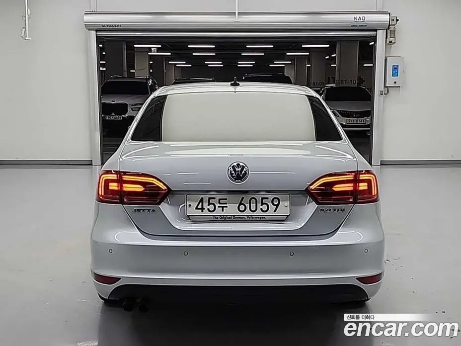 Volkswagen Jetta 2014 2.0 автомат (гидро), фото 3