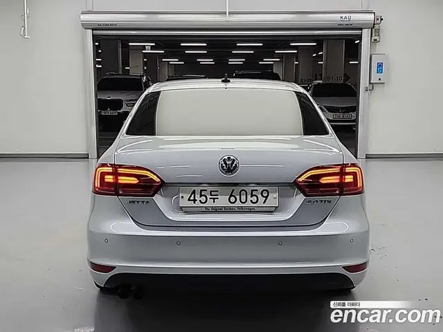 Volkswagen Jetta 2014 2.0 автомат (гидро), миниатюра 3