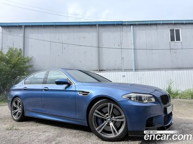 BMW M5 2014 4.4 робот, миниатюра 5