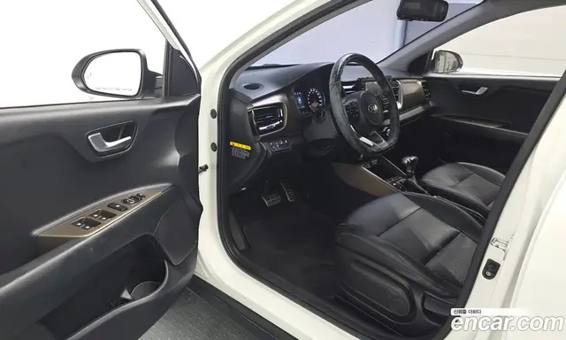 Kia Stonic 2017 1.6 автомат (гидро), миниатюра 10