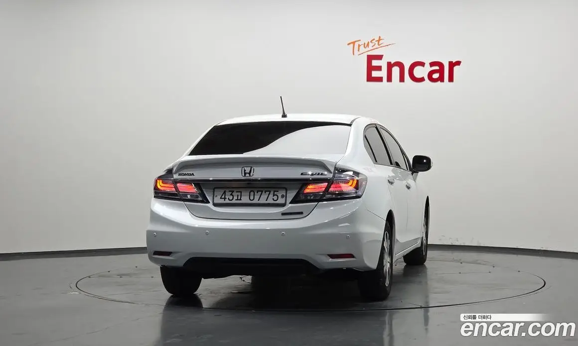 Honda Civic 2013 1.5 автомат (гидро), фото 4