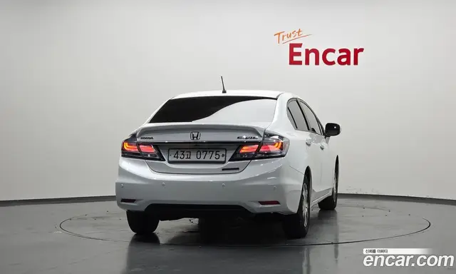 Honda Civic 2013 1.5 автомат (гидро), миниатюра 4