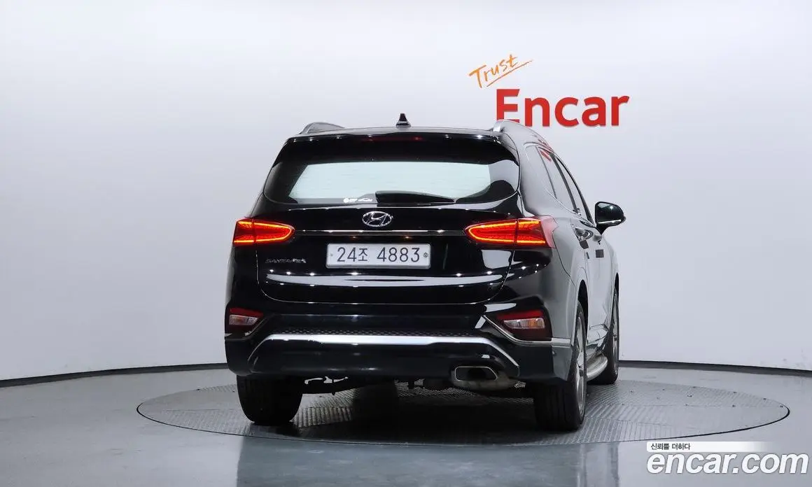 Hyundai Santa Fe 2019 2.0 автомат (гидро), фото 4 Hyundai Santa Fe 2019 2.0 автомат (гидро), фото 4
