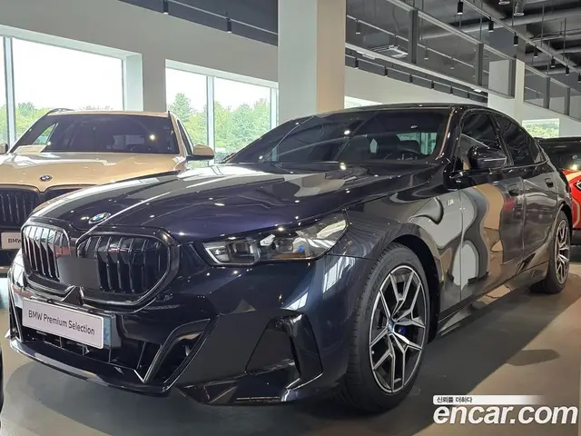 BMW i5, 2025, 12 901 км