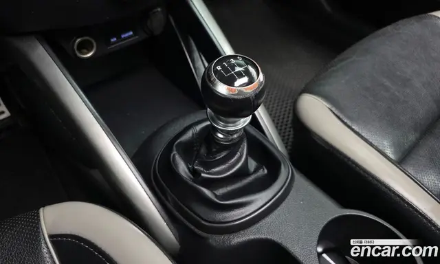 Hyundai Veloster 2012 1.6 механика, миниатюра 9