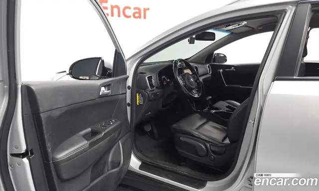 Kia Sportage 2016 1.7 автомат (гидро), миниатюра 10 Kia Sportage 2016 1.7 автомат (гидро), миниатюра 10