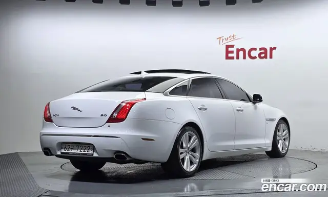 Jaguar XJ 2013 3.0 автомат (гидро), миниатюра 2