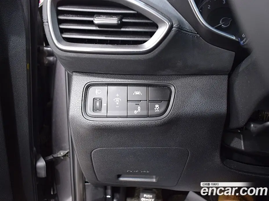Hyundai Santa Fe 2019 2.0 автомат (гидро), фото 13