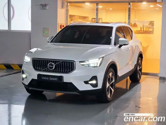 Volvo XC40, 2025, 6 924 км