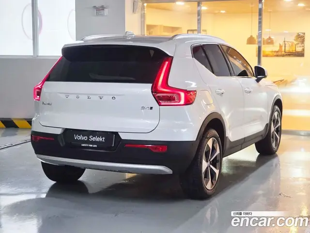 Volvo XC40 2025 2.0 автомат (гидро), миниатюра 2 Volvo XC40 2025 2.0 автомат (гидро), миниатюра 2