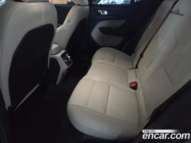 Volvo XC40 2025 2.0 автомат (гидро), миниатюра 11 Volvo XC40 2025 2.0 автомат (гидро), миниатюра 11