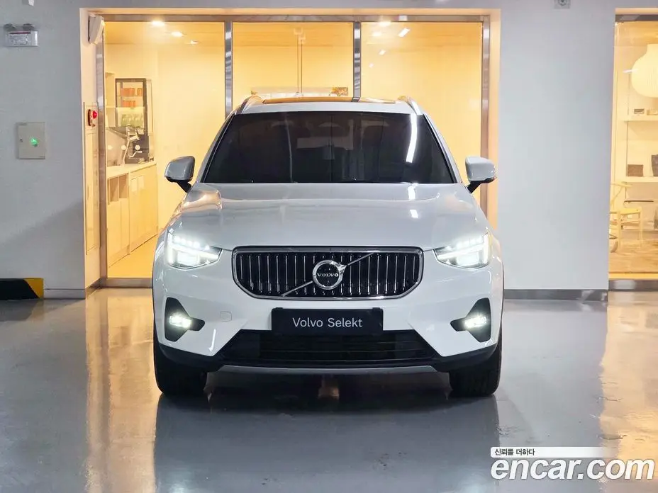 Volvo XC40 2025 2.0 автомат (гидро), фото 3 Volvo XC40 2025 2.0 автомат (гидро), фото 3