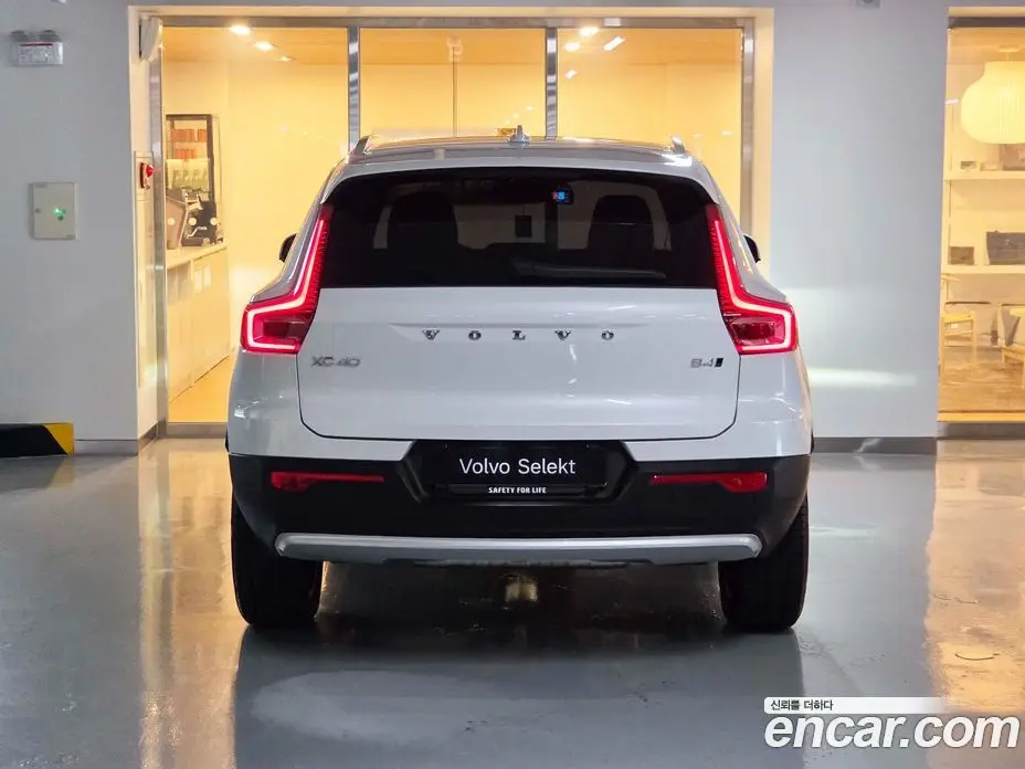 Volvo XC40 2025 2.0 автомат (гидро), фото 4 Volvo XC40 2025 2.0 автомат (гидро), фото 4