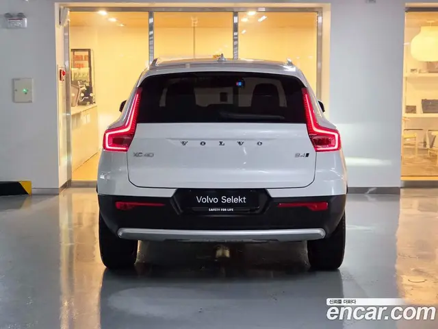 Volvo XC40 2025 2.0 автомат (гидро), миниатюра 4 Volvo XC40 2025 2.0 автомат (гидро), миниатюра 4