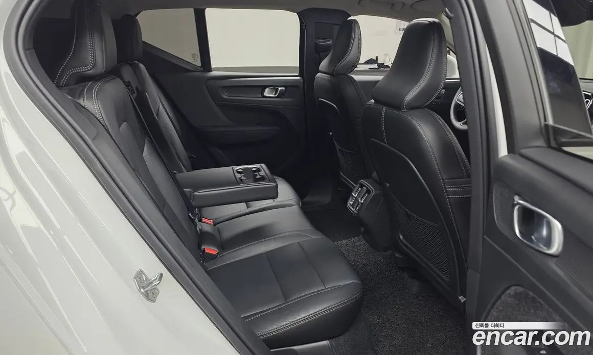 Volvo XC40 2021 2.0 автомат (гидро), фото 15