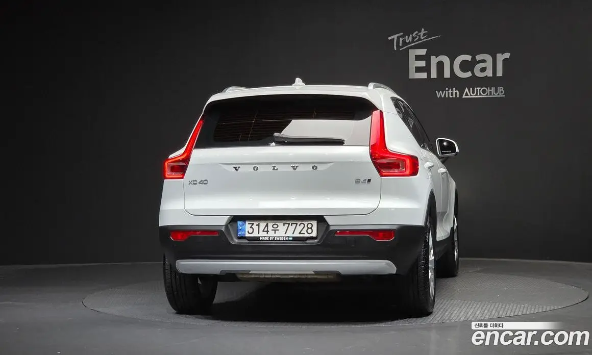Volvo XC40 2021 2.0 автомат (гидро), фото 3
