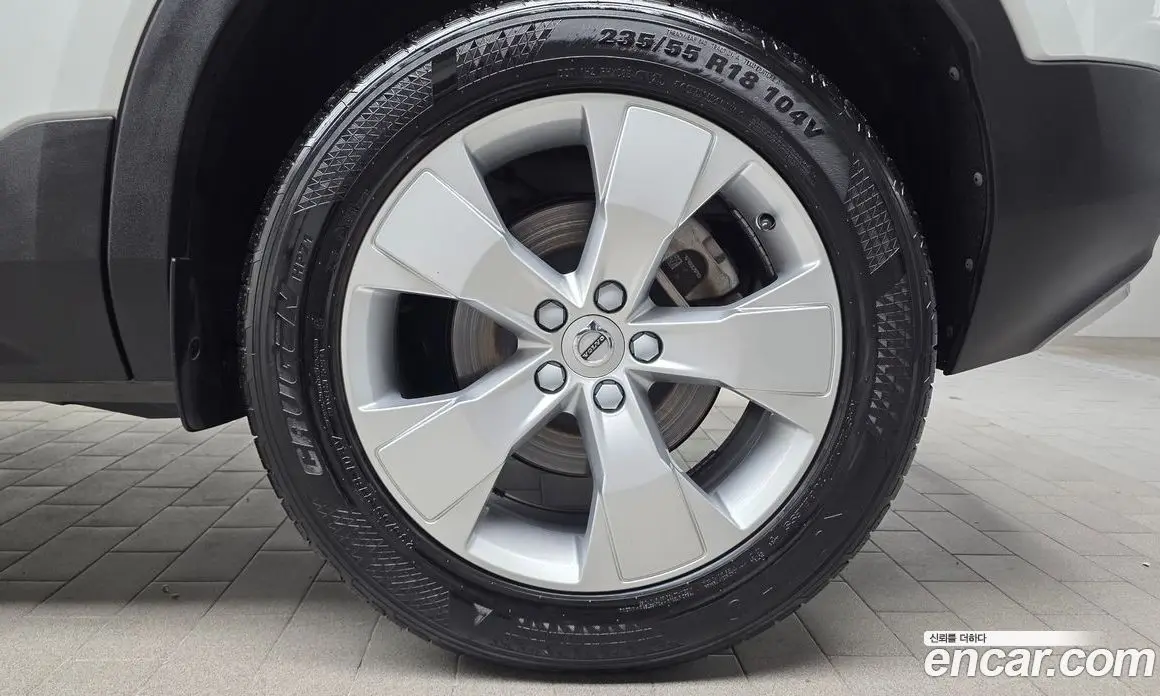 Volvo XC40 2021 2.0 автомат (гидро), фото 6