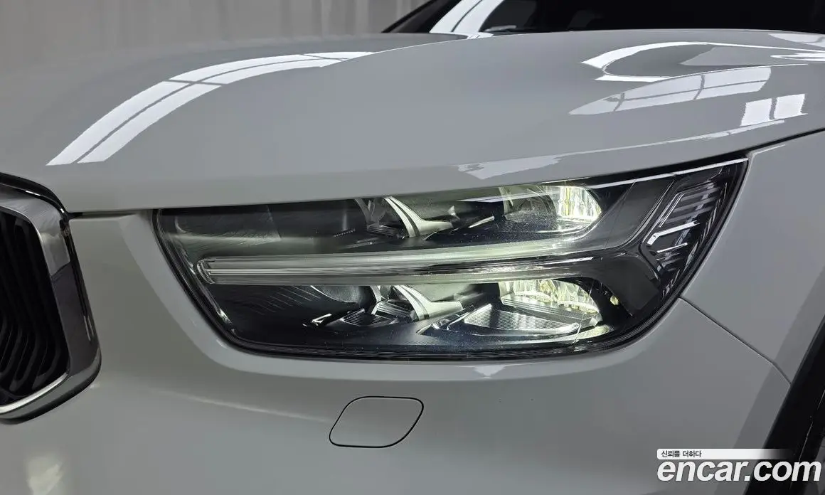 Volvo XC40 2021 2.0 автомат (гидро), фото 7