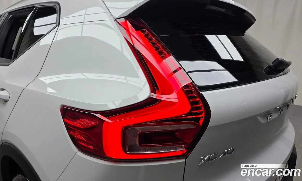 Volvo XC40 2021 2.0 автомат (гидро), фото 8