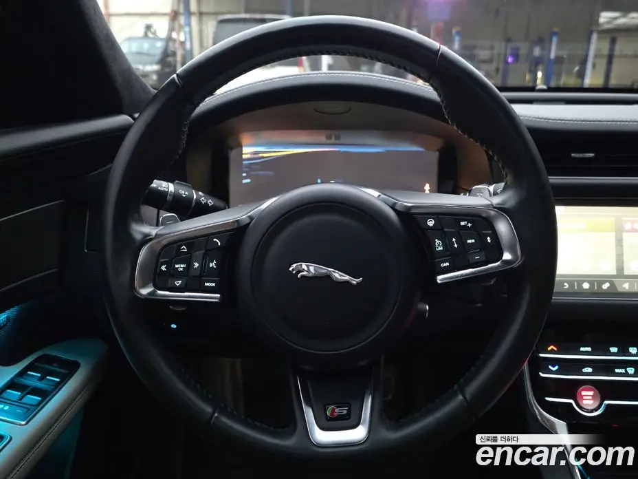 Jaguar XF 2019 3.0 автомат (гидро), фото 11