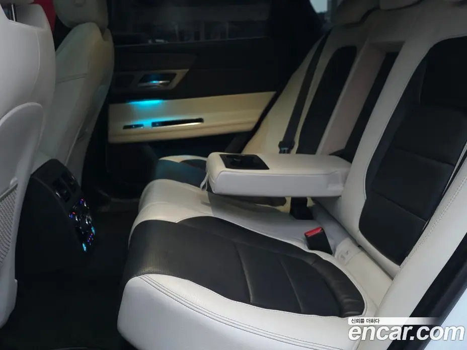 Jaguar XF 2019 3.0 автомат (гидро), фото 15