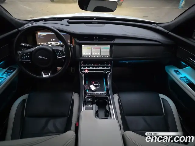 Jaguar XF 2019 3.0 автомат (гидро), миниатюра 10