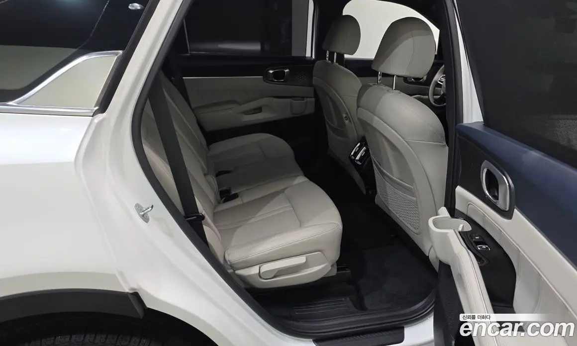 Kia Sorento 2023 1.6 автомат (гидро), фото 17