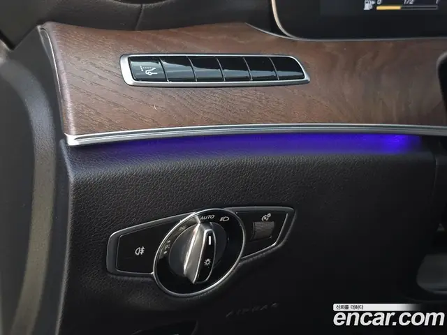 Mercedes-Benz E-Class 2016 1.9 автомат (гидро), миниатюра 12