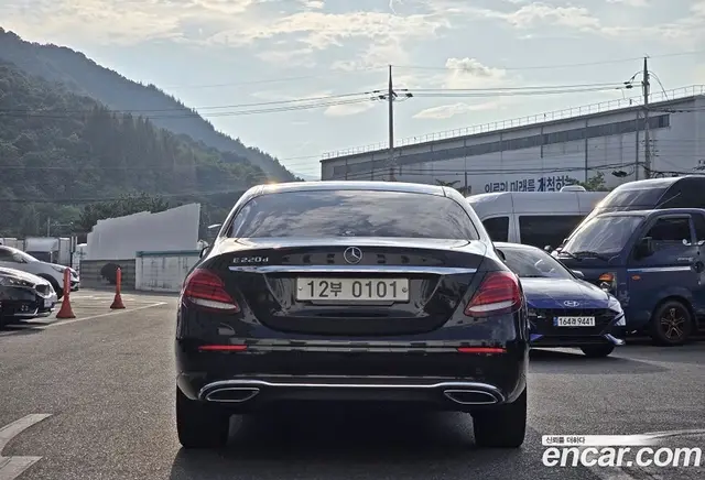 Mercedes-Benz E-Class 2016 1.9 автомат (гидро), миниатюра 4